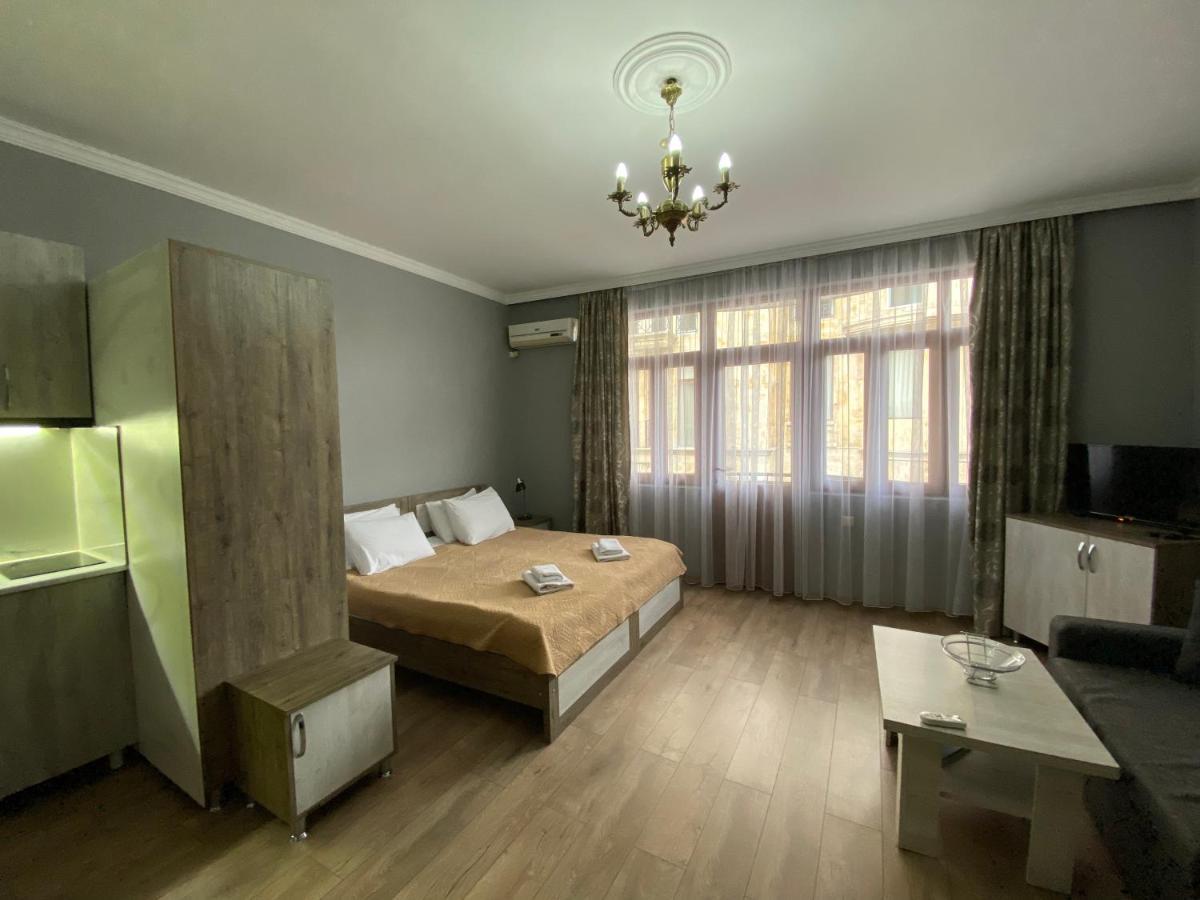 Cozy Studio On Europe Square Batumi Exterior foto